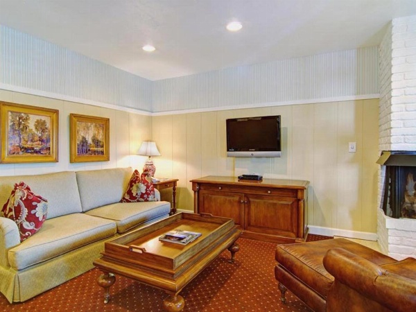 Wayside Inn image 21