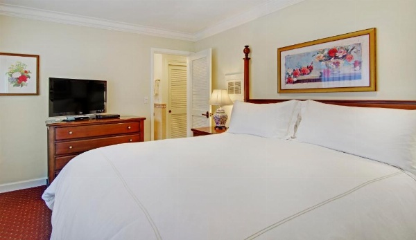 Wayside Inn image 22