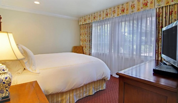 Wayside Inn image 25