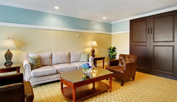 Wayside Inn image 28