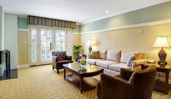 Wayside Inn image 33
