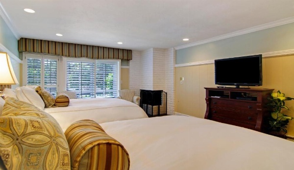 Wayside Inn image 36