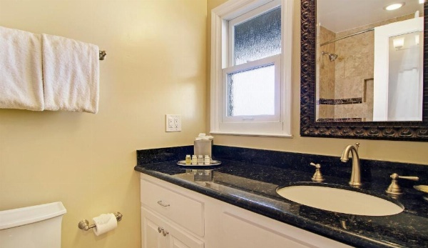 Wayside Inn image 43