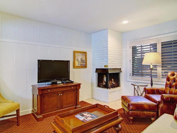 Wayside Inn image 48
