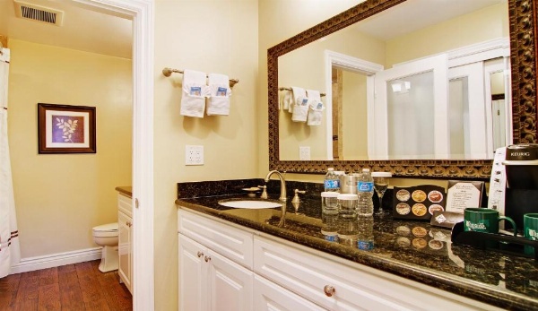 Wayside Inn image 9